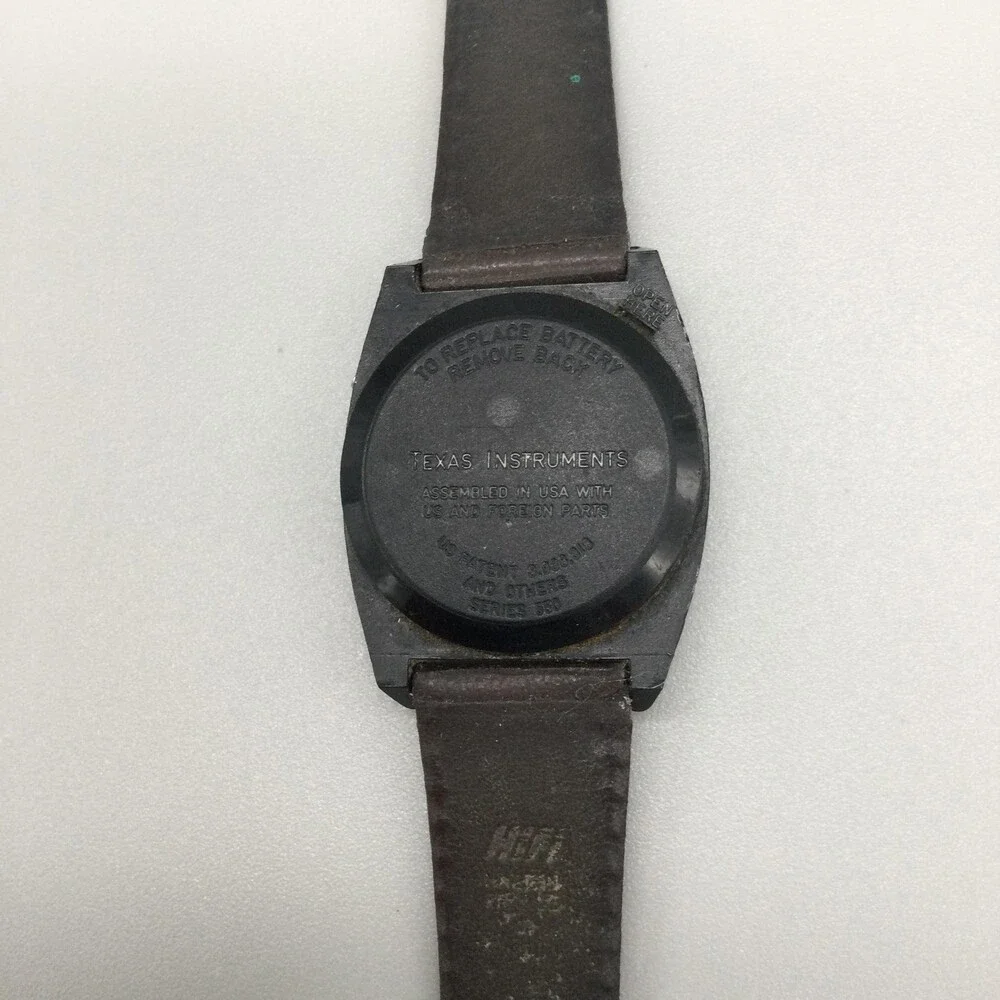 Vintage Texas Instruments Series 550 Mens Watch 33mm LCD NOT RUNNING FOR PARTS